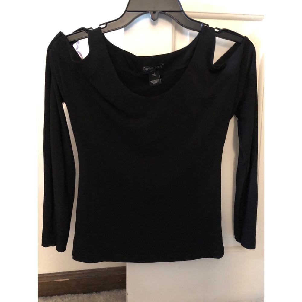Cold shoulder designer top